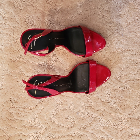 Red Heels - Picture 3 of 5